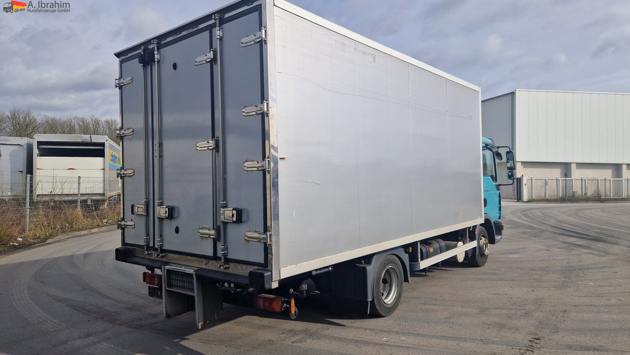 Camion frigorifique MAN 8.180 Thermokingkühlung - 30 ° sauber, 3. Gang kratzt, voll fahrbereit: photos 12 Camion frigorifique MAN 8.180 Thermokingkühlung - 30 ° sauber, 3. Gang kratzt, voll fahrbereit: photos 12