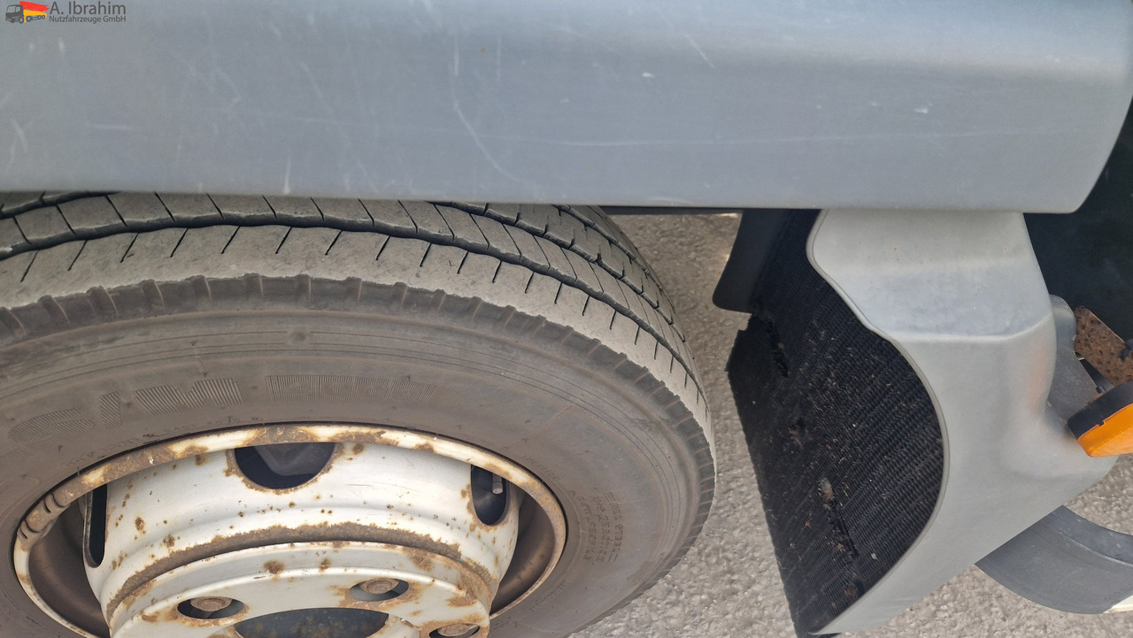 Camion frigorifique MAN 8.180 Thermokingkühlung - 30 ° sauber, 3. Gang kratzt, voll fahrbereit: photos 6 Camion frigorifique MAN 8.180 Thermokingkühlung - 30 ° sauber, 3. Gang kratzt, voll fahrbereit: photos 6