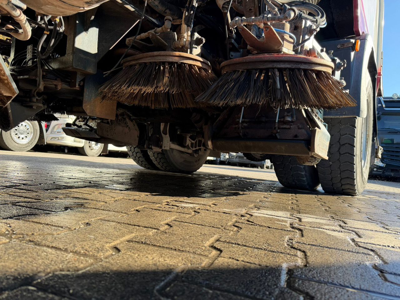 Balayeuse de voirie MAN TGS 18.440 Brock SL 280 2 Jumbo S 2 Seiten + HD | 12053 St.: photos 7 Balayeuse de voirie MAN TGS 18.440 Brock SL 280 2 Jumbo S 2 Seiten + HD | 12053 St.: photos 7