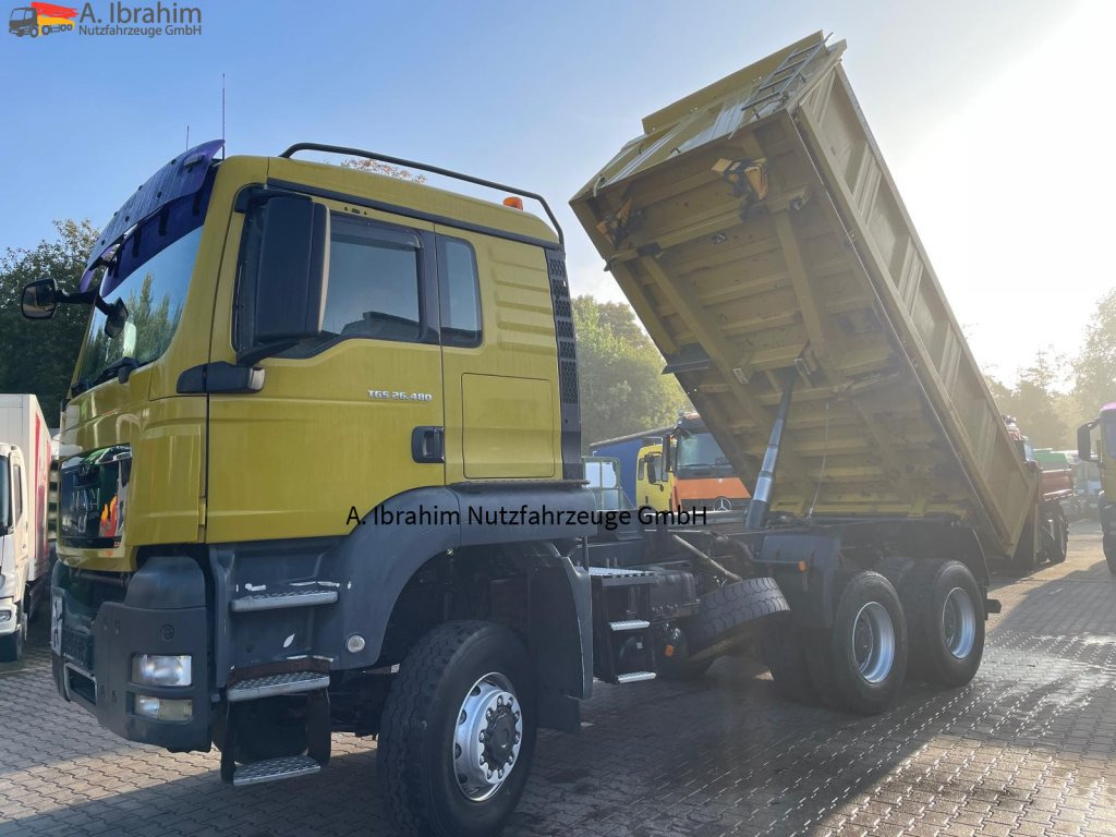 MAN TGS 26.480 Meiller 3 Seiten, Blatt Blatt, 6x6, Schalter 3 Pedals - Camion benne: photos 1 MAN TGS 26.480 Meiller 3 Seiten, Blatt Blatt, 6x6, Schalter 3 Pedals - Camion benne: photos 1