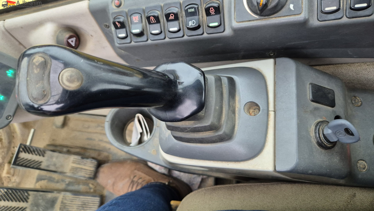 New Holland MH 2.6 Zustand gut, deutsche Maschine incl. Greifer und Dreservo - Pelle sur pneus: photos 3 New Holland MH 2.6 Zustand gut, deutsche Maschine incl. Greifer und Dreservo - Pelle sur pneus: photos 3