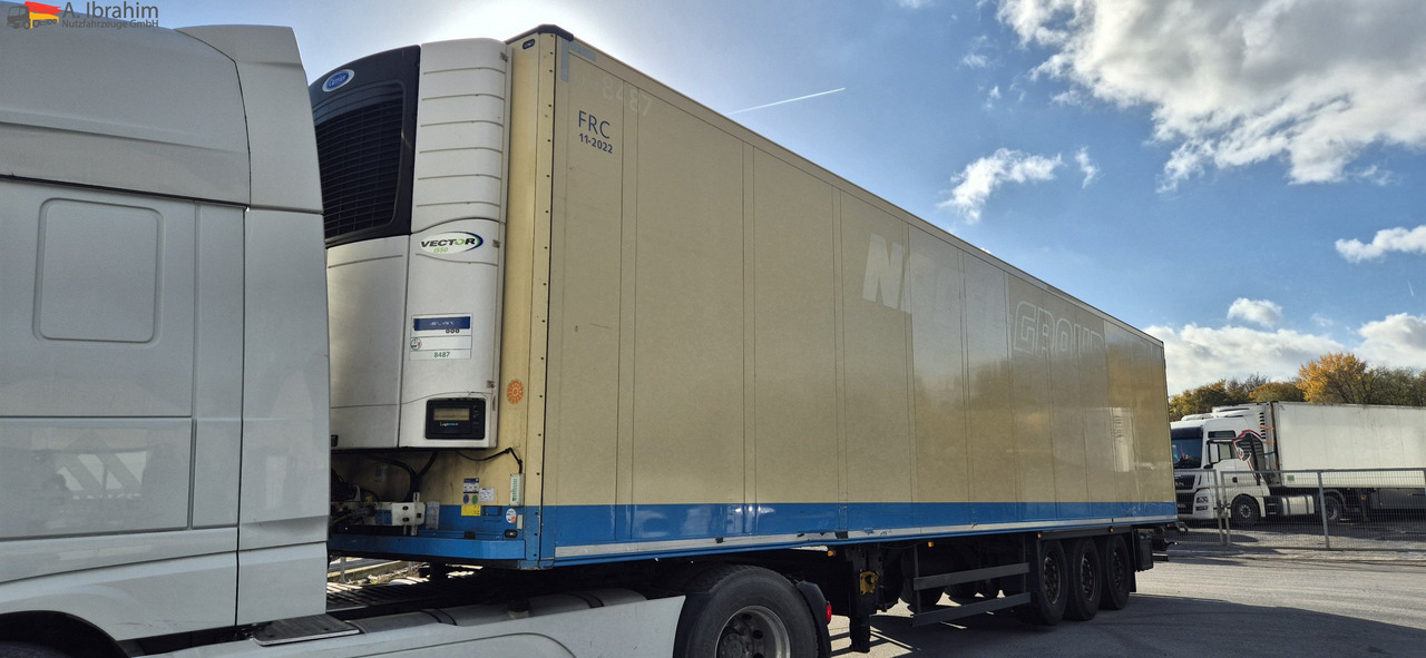 Schmitz SKO24 Carrier Vector 1550 reparierter Schaden Stütze links - Semi-remorque frigorifique: photos 1 Schmitz SKO24 Carrier Vector 1550 reparierter Schaden Stütze links - Semi-remorque frigorifique: photos 1