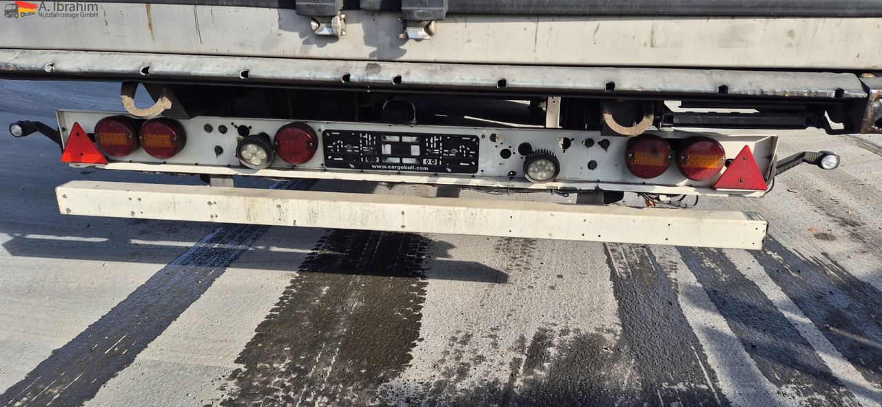 Schmitz SKO24 Carrier Vector 1550 reparierter Schaden Stütze links - Semi-remorque frigorifique: photos 3 Schmitz SKO24 Carrier Vector 1550 reparierter Schaden Stütze links - Semi-remorque frigorifique: photos 3