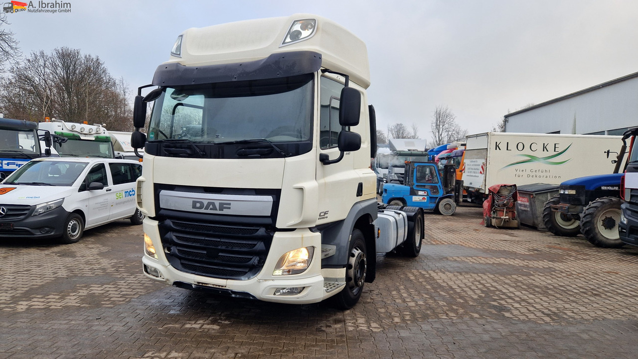 Daf CF 440 Hochdach deutsches Fahrzeug, fehlerfrei im Display - Tracteur routier: photos 1 Daf CF 440 Hochdach deutsches Fahrzeug, fehlerfrei im Display - Tracteur routier: photos 1