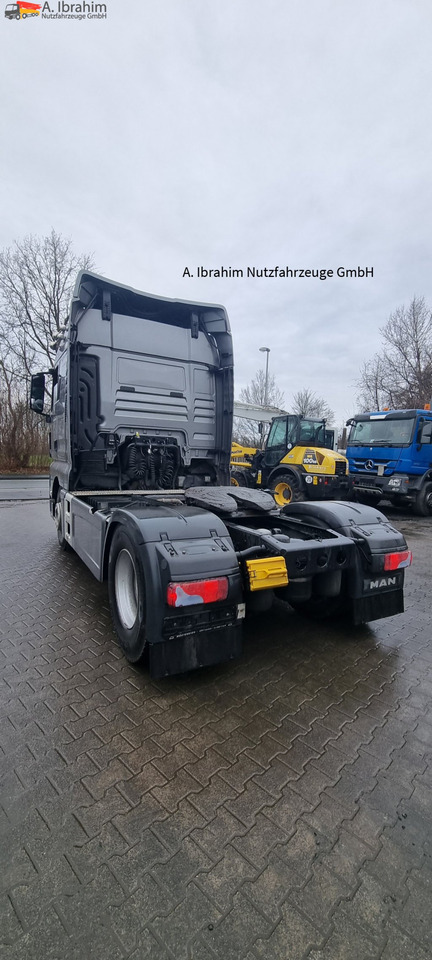 MAN 18.500 TGX Retarder, 2x Tank, Motorschaden !! - Tracteur routier: photos 2 MAN 18.500 TGX Retarder, 2x Tank, Motorschaden !! - Tracteur routier: photos 2