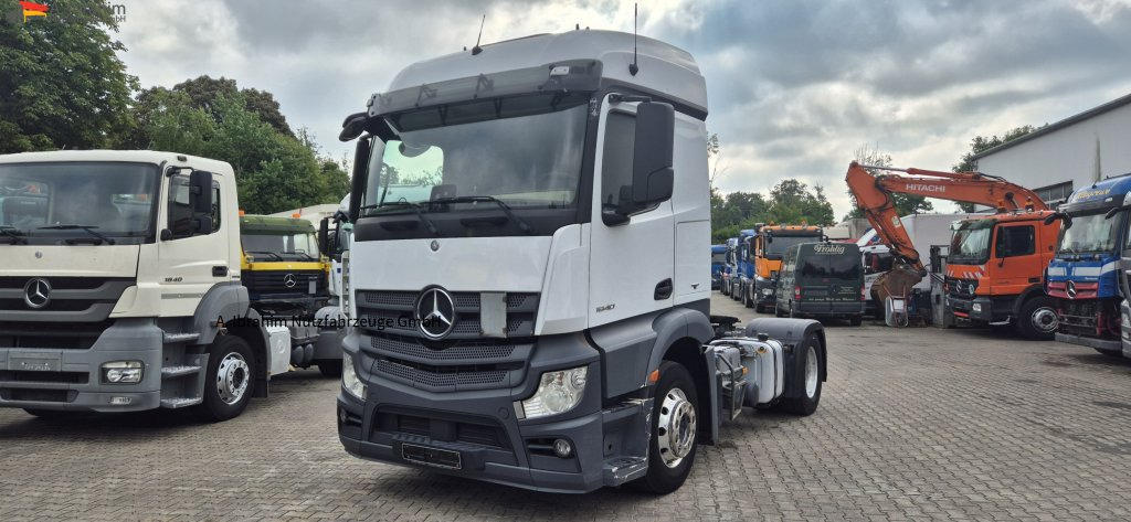 Mercedes-Benz 1840 Kipp- Schubbodenhydraulik - Tracteur routier: photos 1 Mercedes-Benz 1840 Kipp- Schubbodenhydraulik - Tracteur routier: photos 1