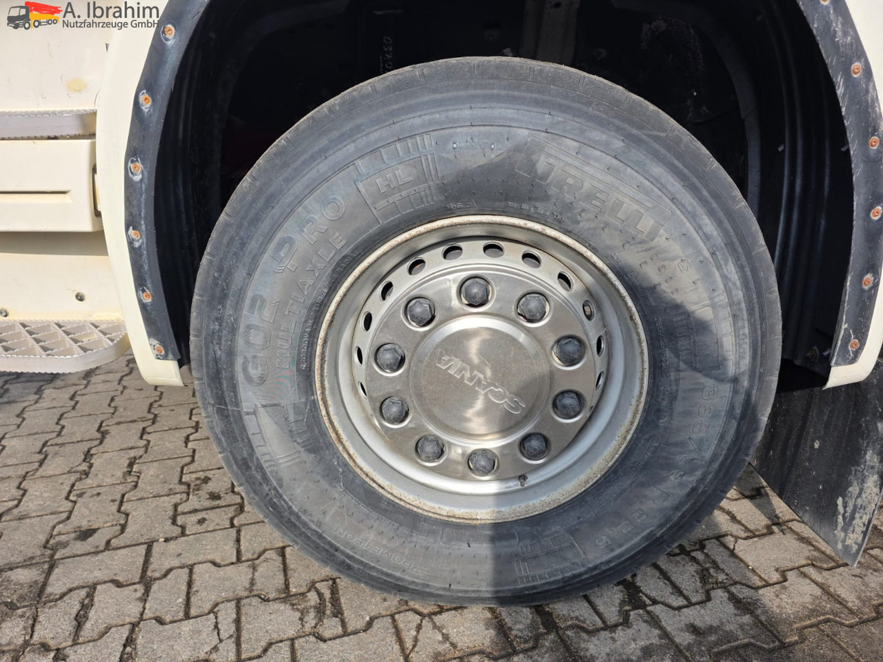 Scania R560 | 6x4 | V8 | Blatt Blatt | Schaltgetriebe | Kipphydraulik | Klima | Trommelbremse| 3 Pedals - Tracteur routier: photos 4 Scania R560 | 6x4 | V8 | Blatt Blatt | Schaltgetriebe | Kipphydraulik | Klima | Trommelbremse| 3 Pedals - Tracteur routier: photos 4
