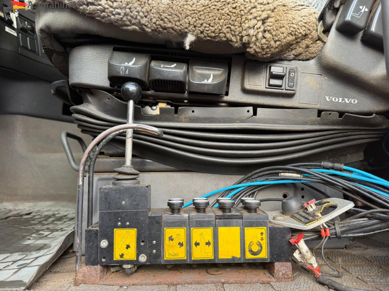 Volvo FH12-420 8x2 Fahrzeugpapiere Schweiz - Camion ampliroll: photos 4 Volvo FH12-420 8x2 Fahrzeugpapiere Schweiz - Camion ampliroll: photos 4