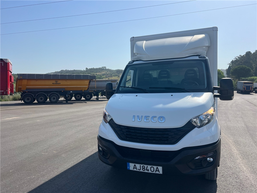 Iveco 35C16H - Camion fourgon: photos 2 Iveco 35C16H - Camion fourgon: photos 2