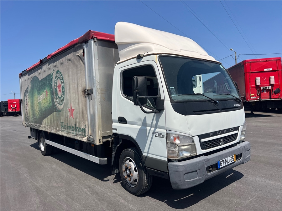 Mitsubishi 7C18 - Camion à rideaux coulissants: photos 3 Mitsubishi 7C18 - Camion à rideaux coulissants: photos 3