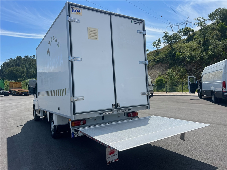 Fourgon grand volume PEUGEOT BOXER: photos 7