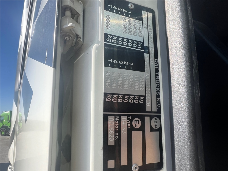 Tracteur routier DAF XF 105 460: photos 15