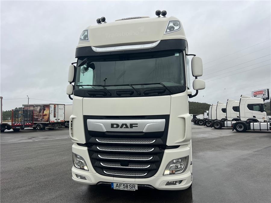 DAF XF 530 Retarder / Airparkoll - Tracteur routier: photos 2 DAF XF 530 Retarder / Airparkoll - Tracteur routier: photos 2