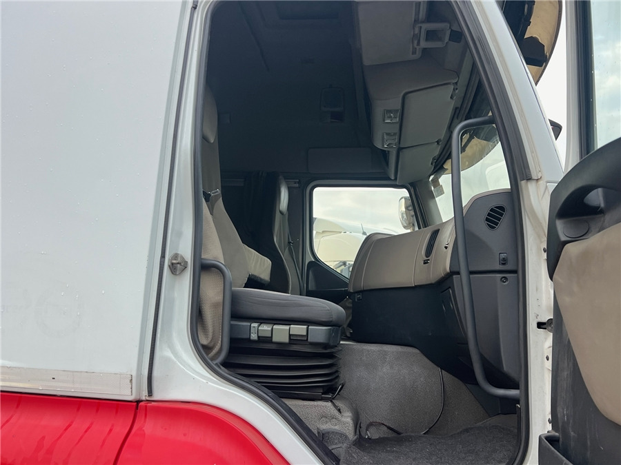 Tracteur routier Renault PREMIUM: photos 12