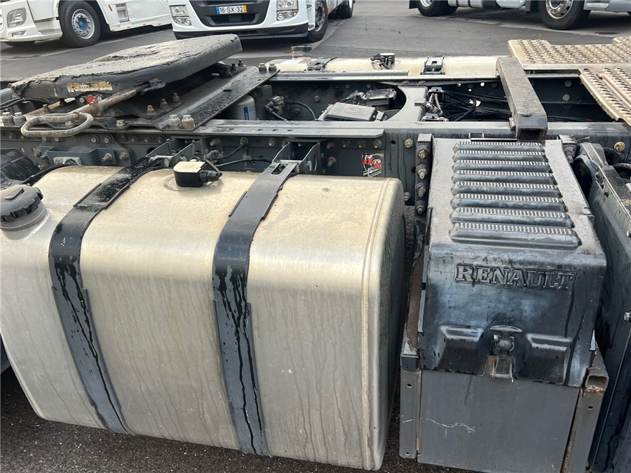 Tracteur routier Renault PREMIUM: photos 10