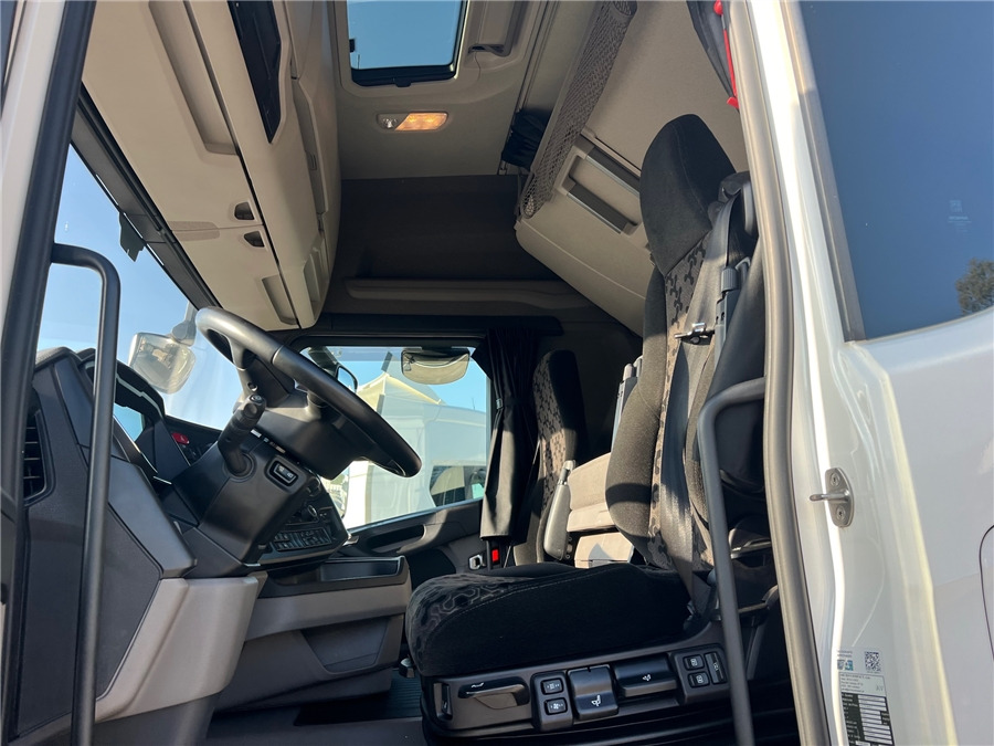 Photo d'intérieur 1: Scania R450 en crédit-bail Scania R450