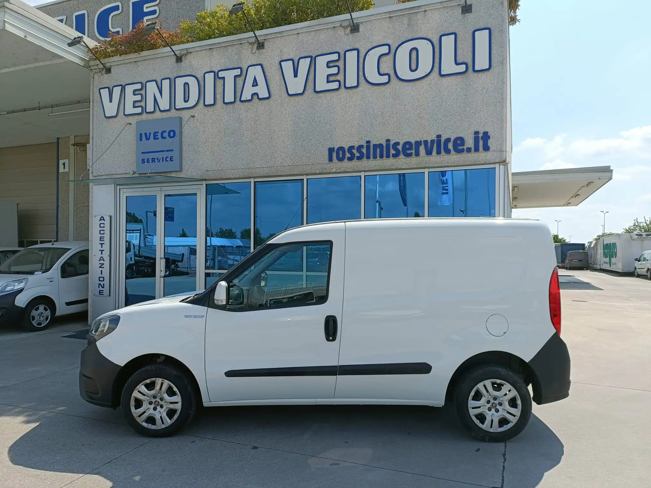 FIAT DOBLO CARGO 1.3 MJT SX - Fourgon utilitaire: photos 2 FIAT DOBLO CARGO 1.3 MJT SX - Fourgon utilitaire: photos 2