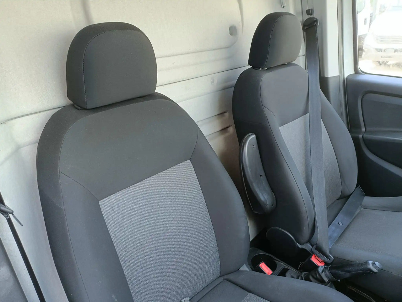 FIAT DOBLO CARGO 1.3 MJT SX - Fourgon utilitaire: photos 5 FIAT DOBLO CARGO 1.3 MJT SX - Fourgon utilitaire: photos 5
