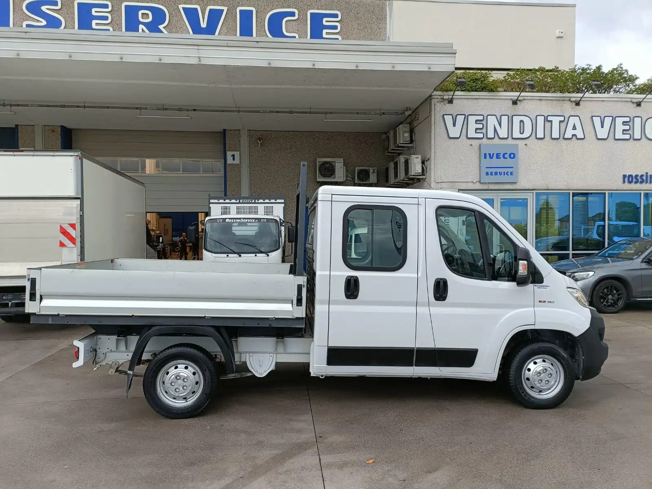 FIAT DUCATO MAXI 35 LH1 7 POSTI - Utilitaire plateau: photos 1 FIAT DUCATO MAXI 35 LH1 7 POSTI - Utilitaire plateau: photos 1