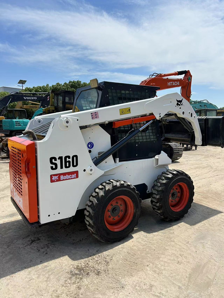 Bobcat S160 - Mini chargeuse: photos 2 Bobcat S160 - Mini chargeuse: photos 2