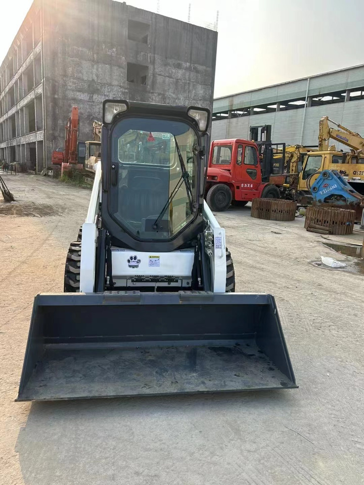 Bobcat S450 - Mini chargeuse: photos 1 Bobcat S450 - Mini chargeuse: photos 1