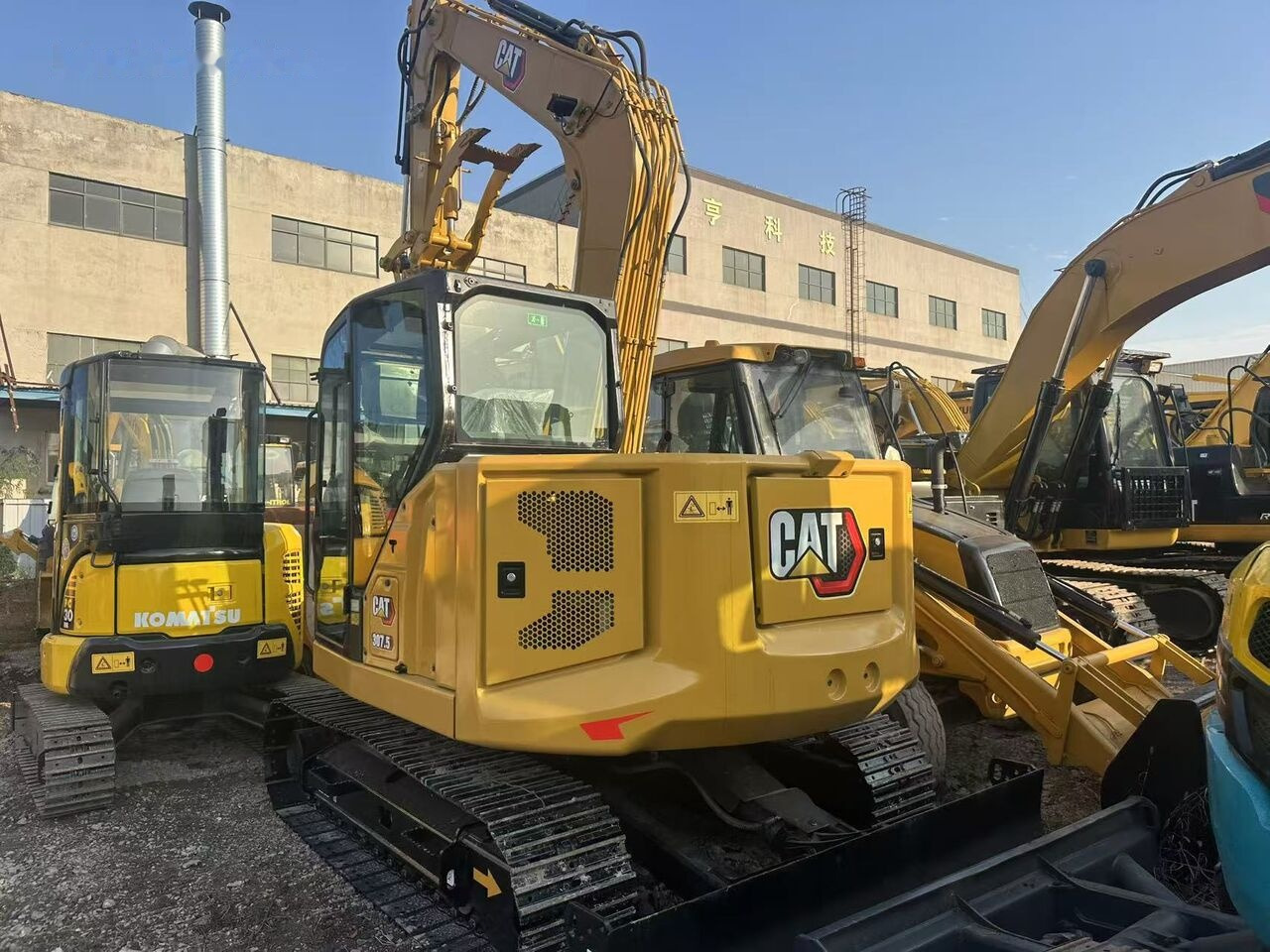Caterpillar 307.5 - Pelle sur chenille: photos 2 Caterpillar 307.5 - Pelle sur chenille: photos 2