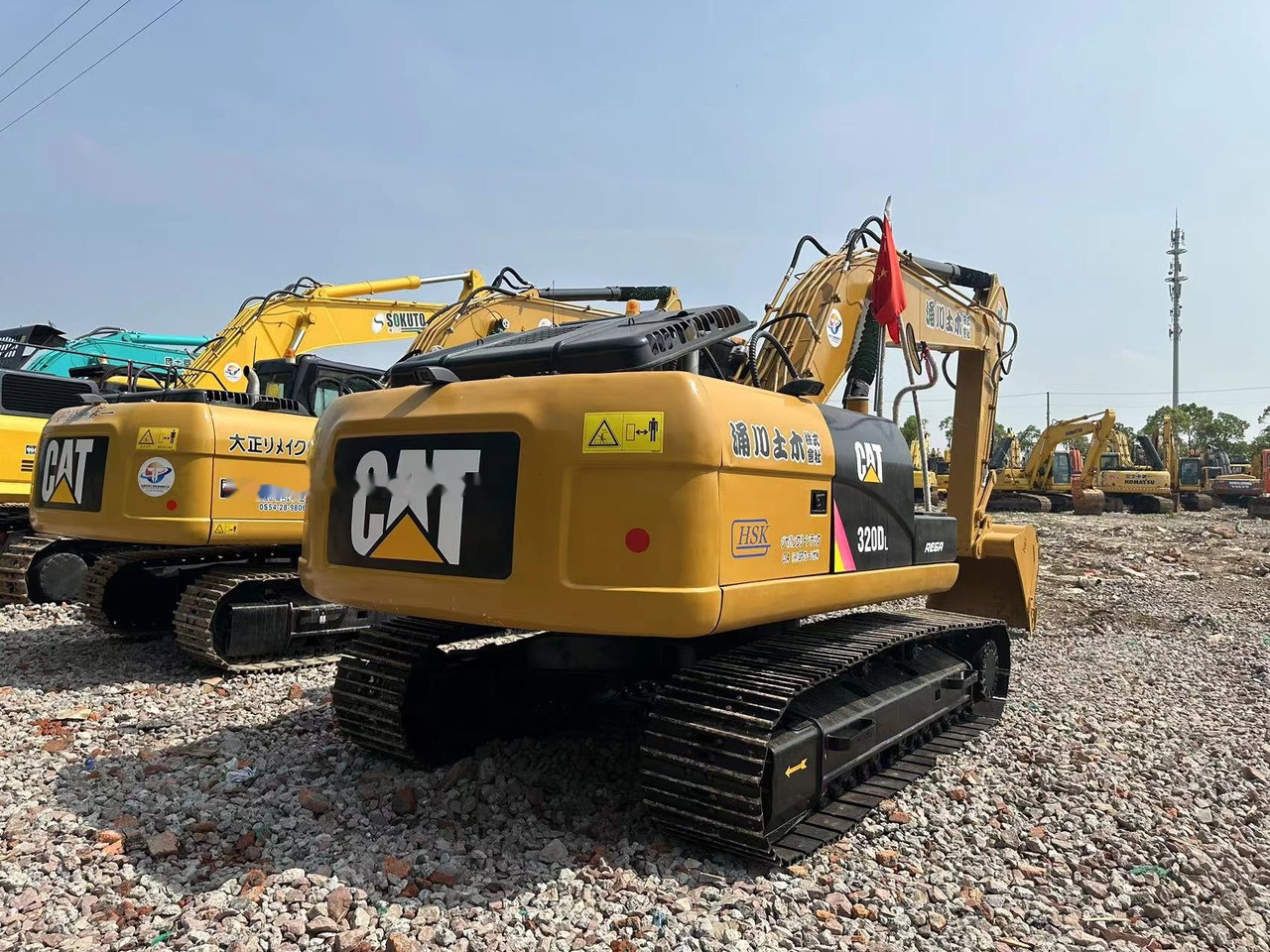 Caterpillar 320D2 - Pelle sur chenille: photos 4 Caterpillar 320D2 - Pelle sur chenille: photos 4
