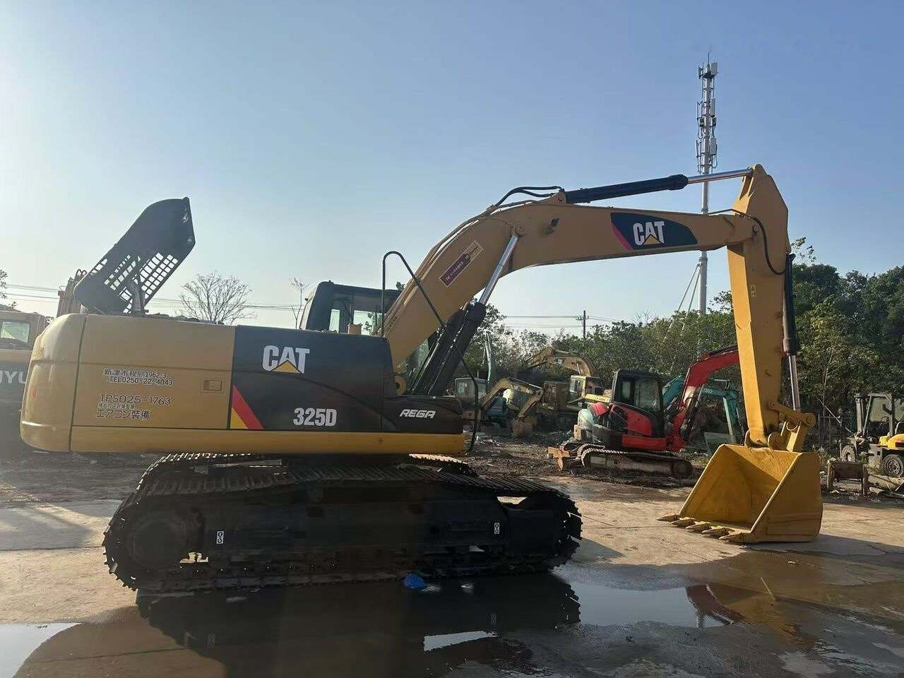 Caterpillar 325D - Pelle sur chenille: photos 3 Caterpillar 325D - Pelle sur chenille: photos 3