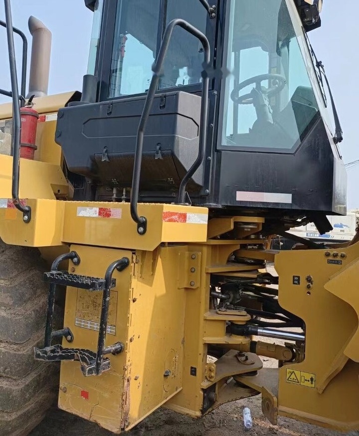 Caterpillar 950GC - Chargeuse sur pneus: photos 3 Caterpillar 950GC - Chargeuse sur pneus: photos 3