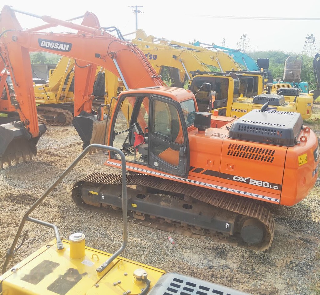 Doosan DX260LC - Pelle sur chenille: photos 3 Doosan DX260LC - Pelle sur chenille: photos 3