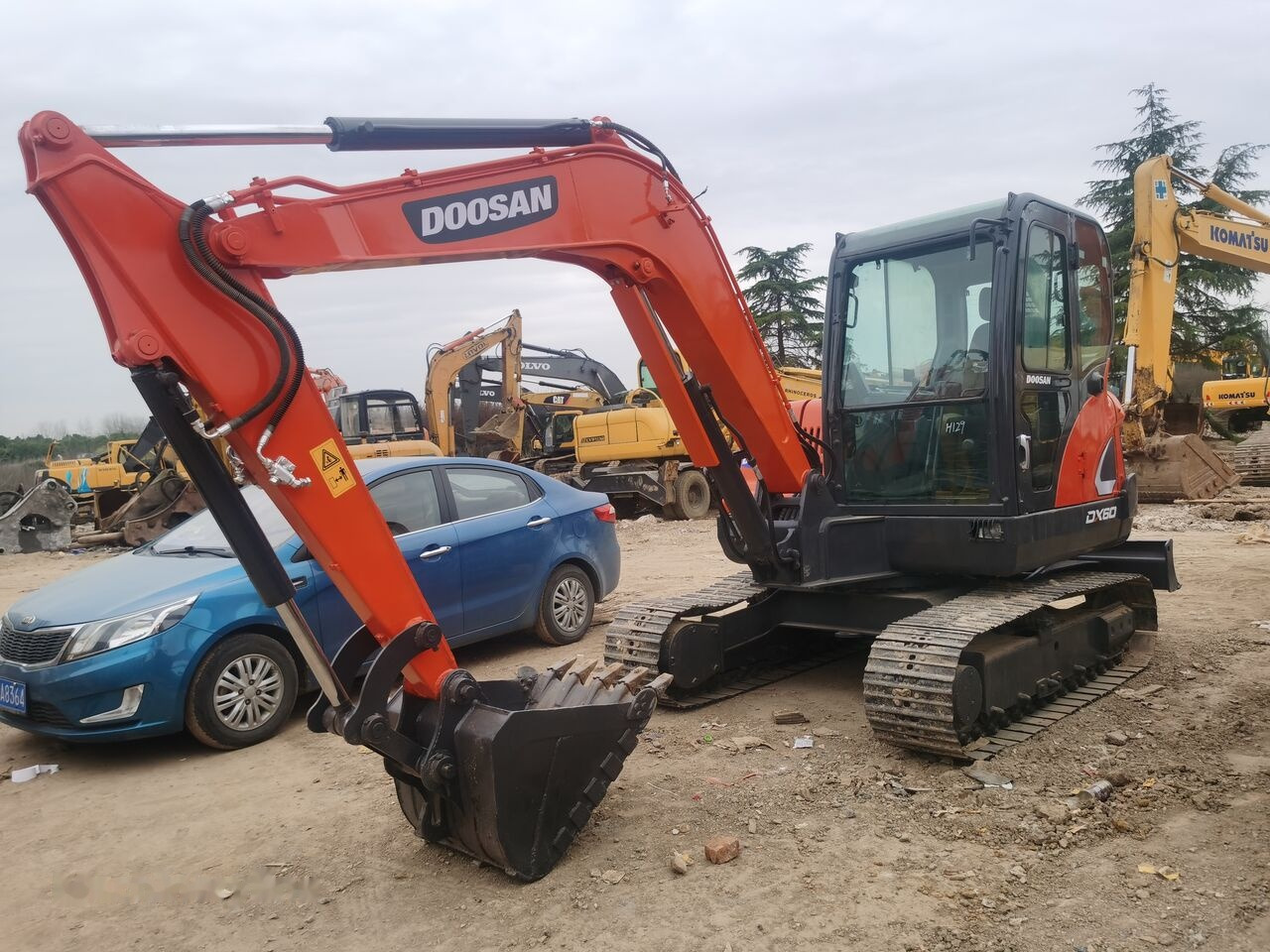 Doosan DX60 - Pelle sur chenille: photos 1 Doosan DX60 - Pelle sur chenille: photos 1