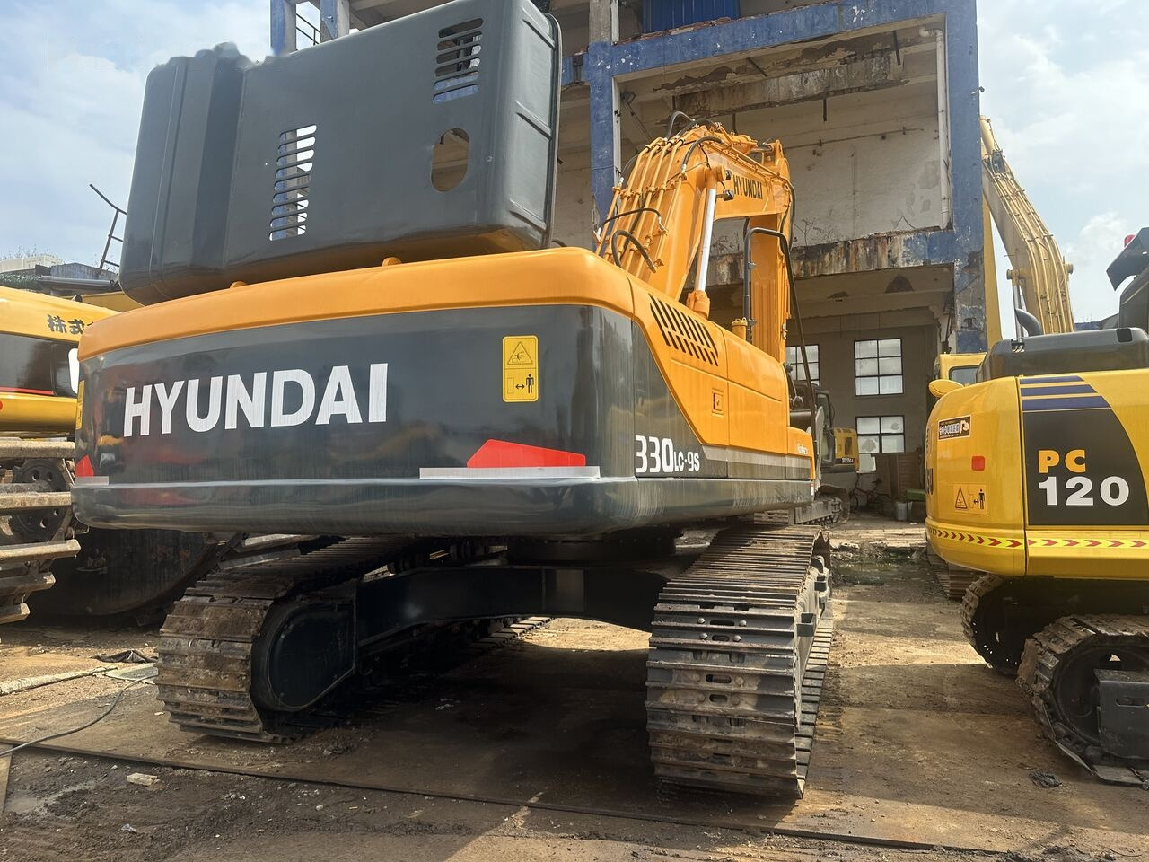 Hyundai R330LC-9S - Pelle sur chenille: photos 4 Hyundai R330LC-9S - Pelle sur chenille: photos 4
