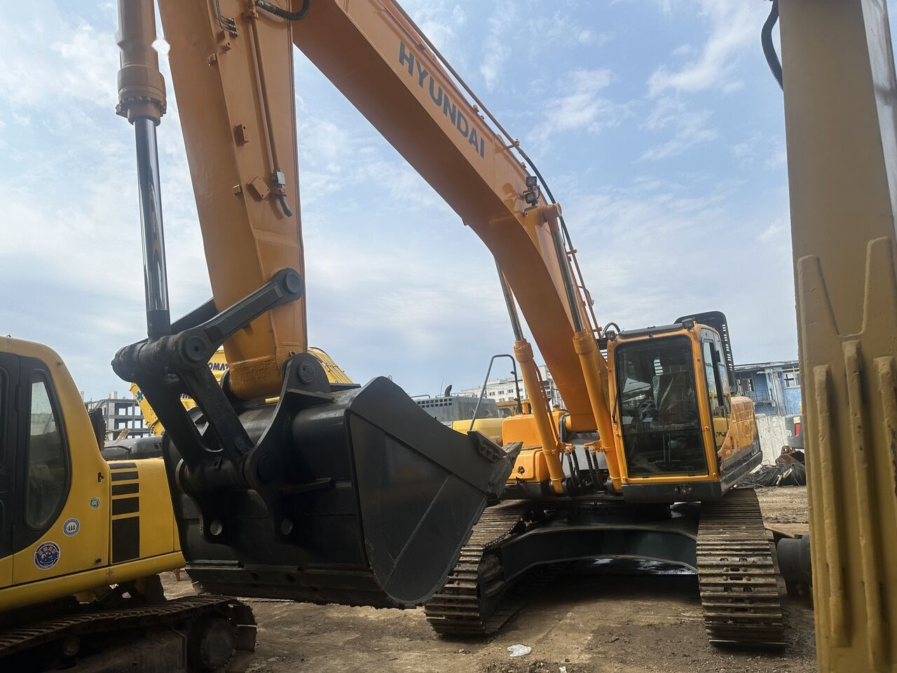 Hyundai R330LC-9S - Pelle sur chenille: photos 3 Hyundai R330LC-9S - Pelle sur chenille: photos 3