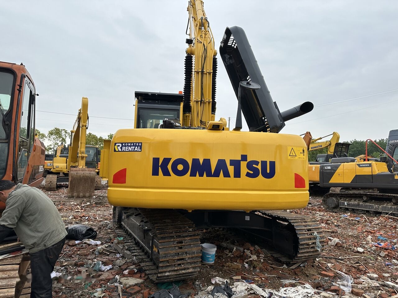 Pelle sur chenille Komatsu PC220-8: photos 9