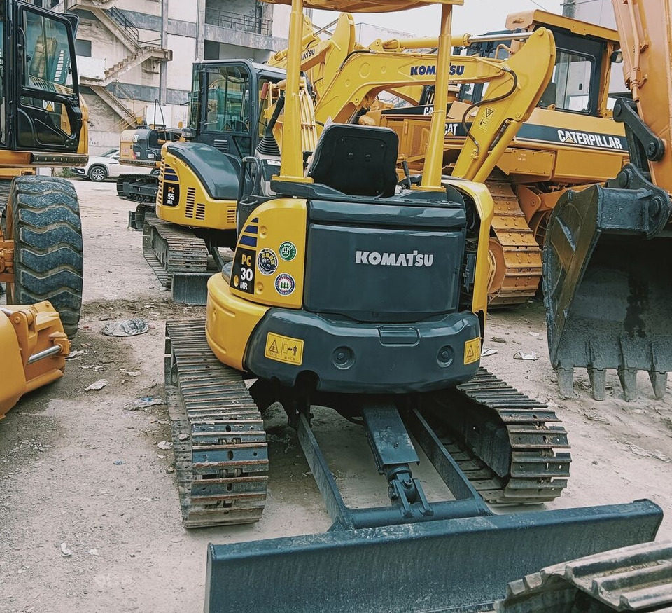 Komatsu PC30MR - Mini pelle: photos 1 Komatsu PC30MR - Mini pelle: photos 1