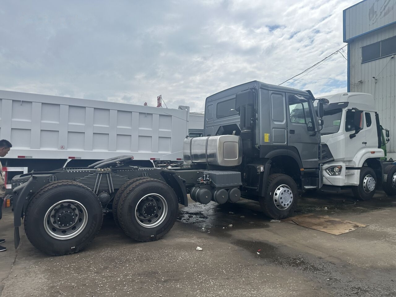 Howo - Tracteur routier: photos 1 Howo - Tracteur routier: photos 1