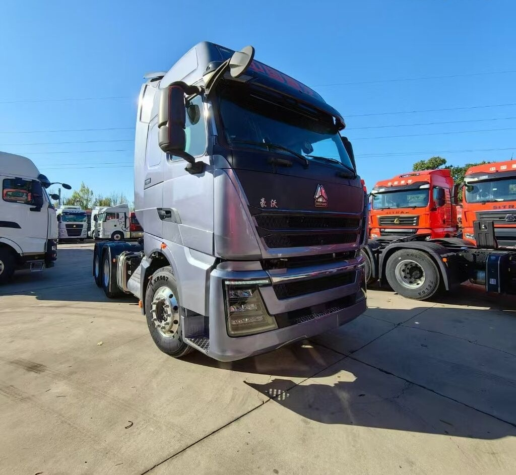 Sinotruk Howo T7H - Tracteur routier: photos 2 Sinotruk Howo T7H - Tracteur routier: photos 2
