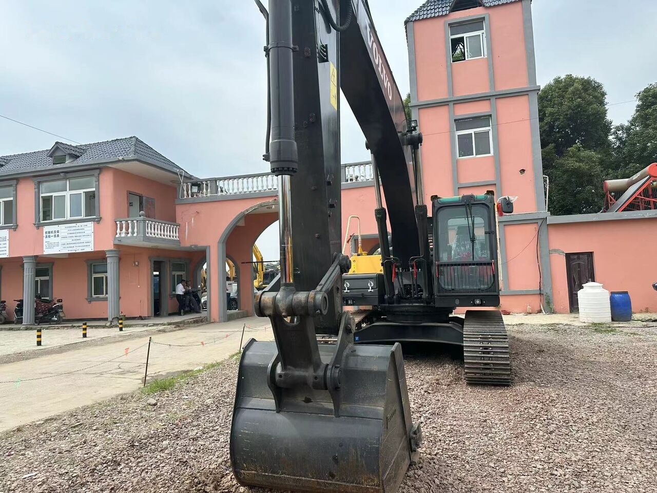 Volvo EC240 - Pelle sur chenille: photos 3 Volvo EC240 - Pelle sur chenille: photos 3