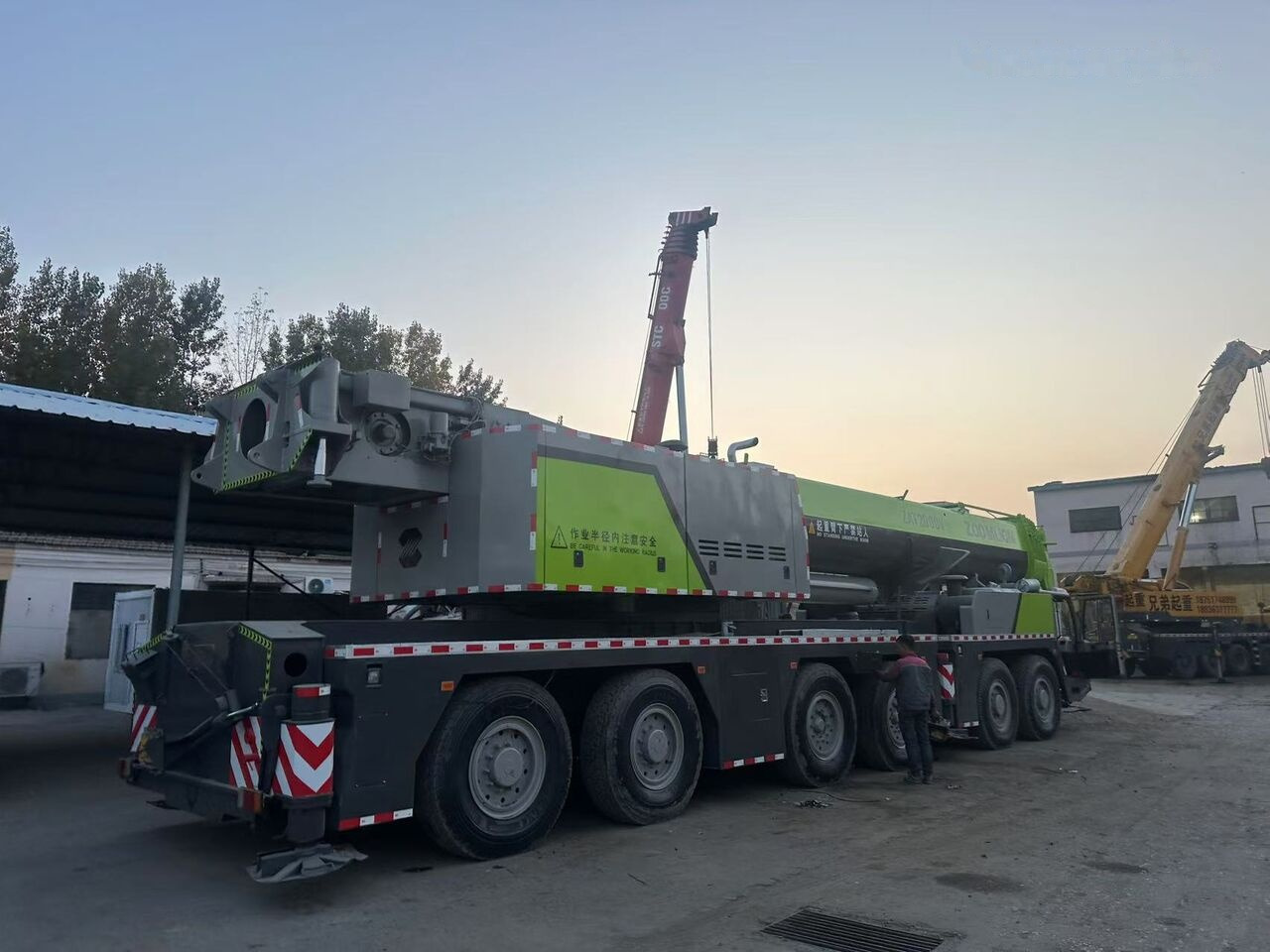 Zoomlion ZTC2000V - Grue mobile: photos 1 Zoomlion ZTC2000V - Grue mobile: photos 1