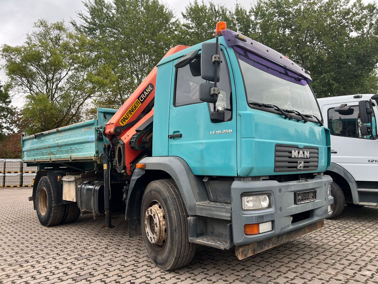 MAN 18.250 Palfinger 11502 - Camion benne, Camion grue: photos 2 MAN 18.250 Palfinger 11502 - Camion benne, Camion grue: photos 2