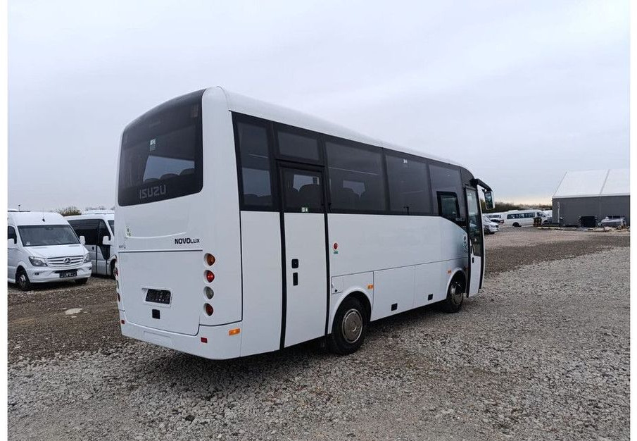 Isuzu Novolux - Bus interurbain: photos 3 Isuzu Novolux - Bus interurbain: photos 3