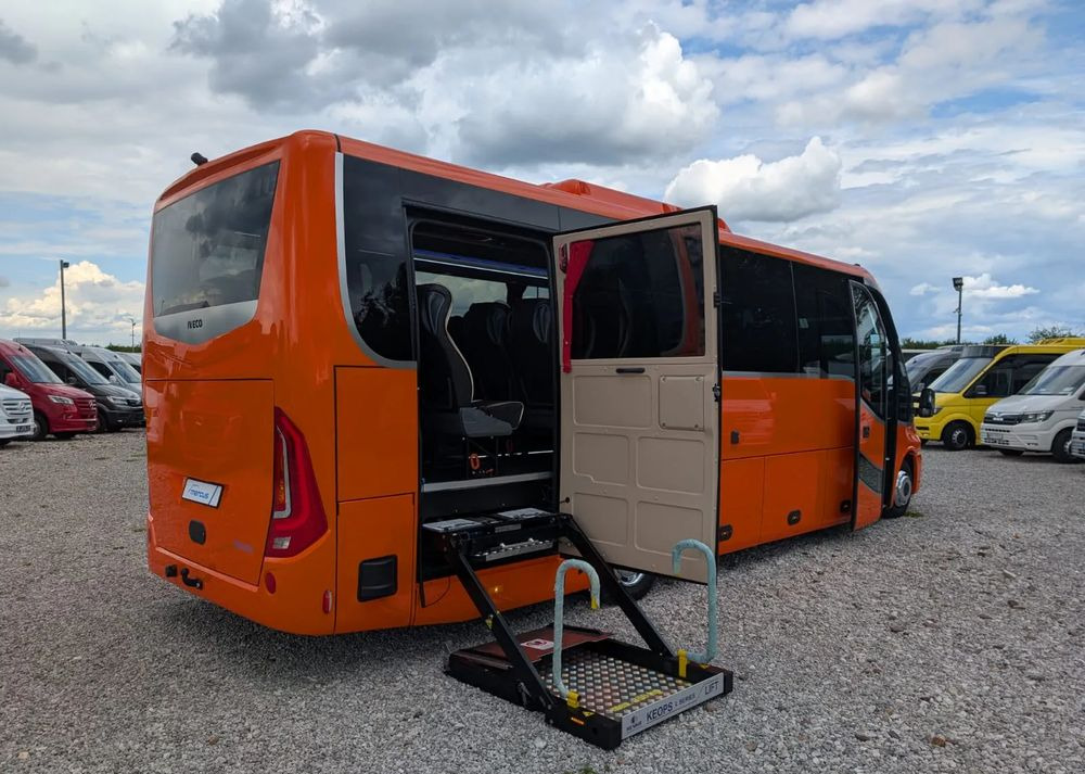 Iveco Daily - Minibus, Transport de personnes: photos 1 Iveco Daily - Minibus, Transport de personnes: photos 1