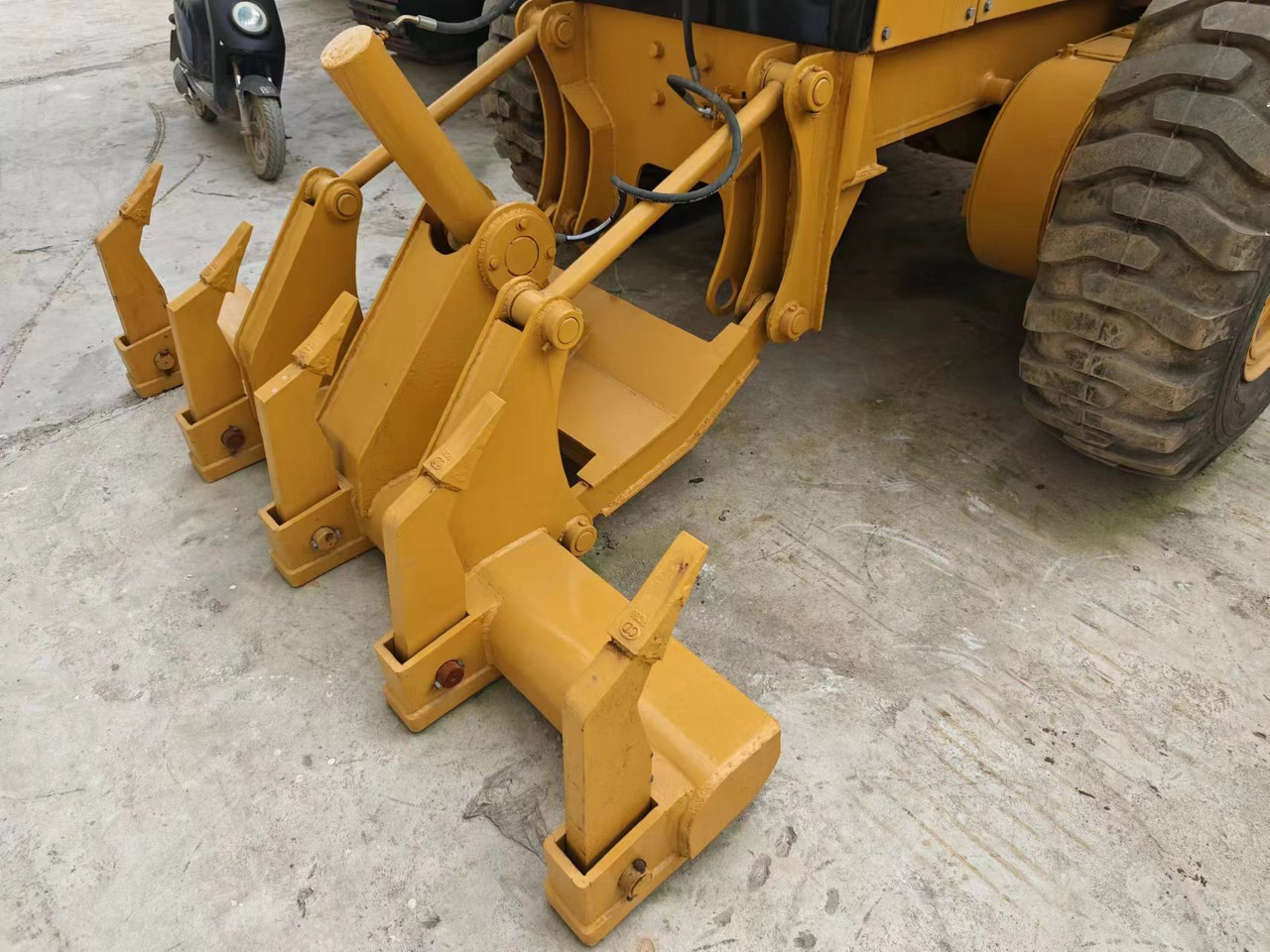 CATERPILLAR 140H - Niveleuse: photos 5 CATERPILLAR 140H - Niveleuse: photos 5