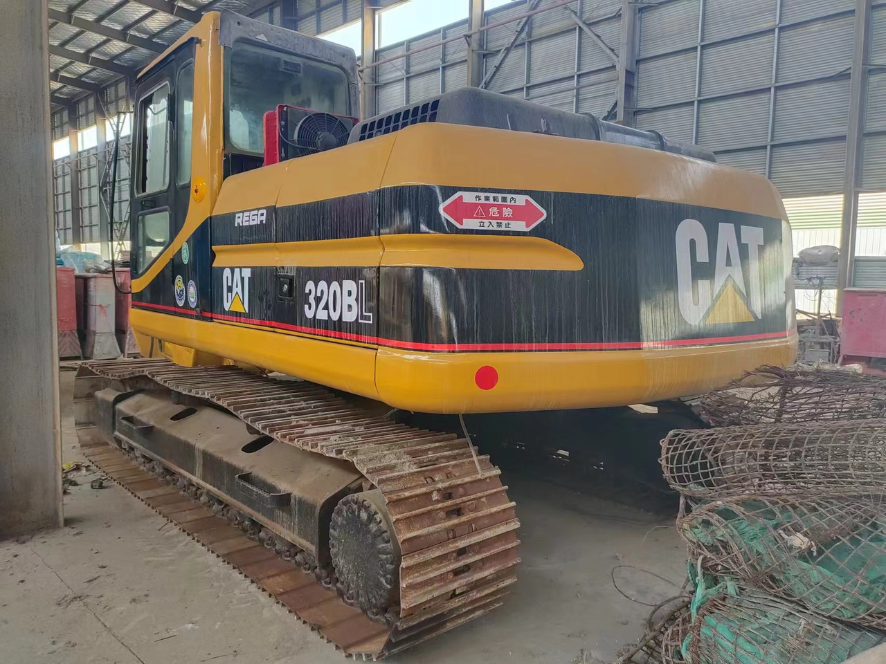 CATERPILLAR 320BL - Pelle sur chenille: photos 1 CATERPILLAR 320BL - Pelle sur chenille: photos 1