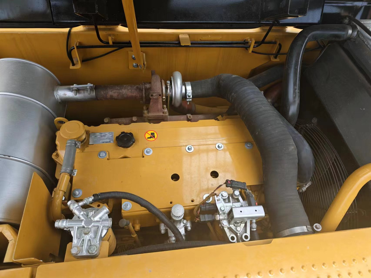 CATERPILLAR 320DL - Pelle sur chenille: photos 4 CATERPILLAR 320DL - Pelle sur chenille: photos 4