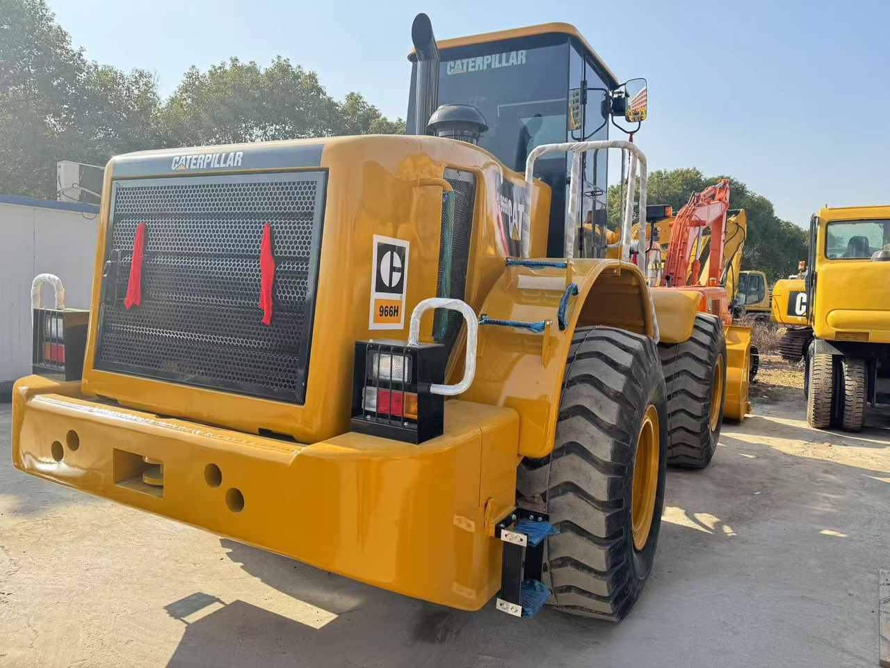 CATERPILLAR 966H - Chargeuse sur pneus: photos 2 CATERPILLAR 966H - Chargeuse sur pneus: photos 2