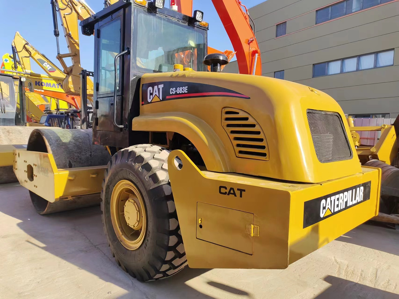 Compacteur à pieds de mouton/ Monocylindre CATERPILLAR CS683E: photos 9