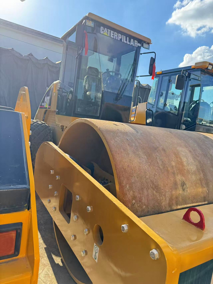 CATERPILLAR CS683E - Rouleau compresseur: photos 3 CATERPILLAR CS683E - Rouleau compresseur: photos 3