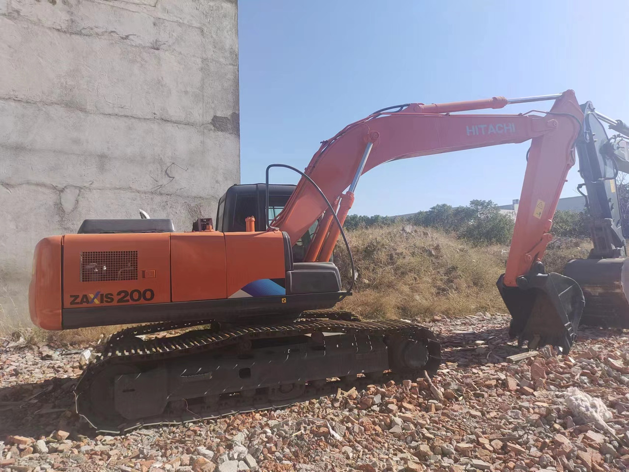 HITACHI ZX200 - Pelle sur chenille: photos 1 HITACHI ZX200 - Pelle sur chenille: photos 1