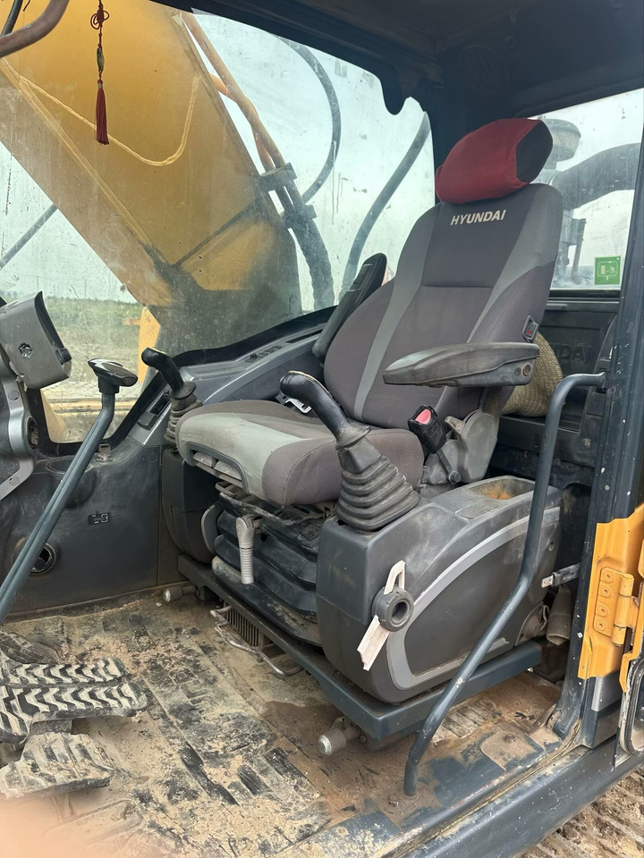 HYUNDAI R305LC-9T - Pelle sur chenille: photos 5 HYUNDAI R305LC-9T - Pelle sur chenille: photos 5